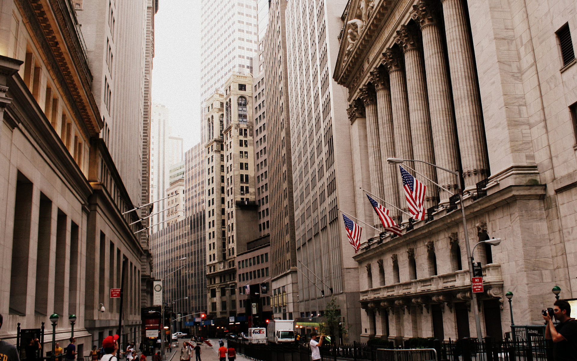 Money Management Firm Calls Bitcoin a ‘Fad’, then Files for Bitcoin ETF