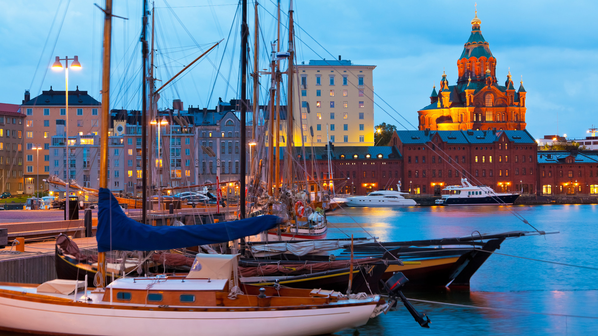 Finland Turns to Blockchain to Help Unbanked Refugees