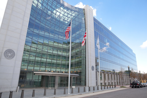 Eight US lawmakers demand that the SEC stop crippling cryptocurrency and stifling innovation.