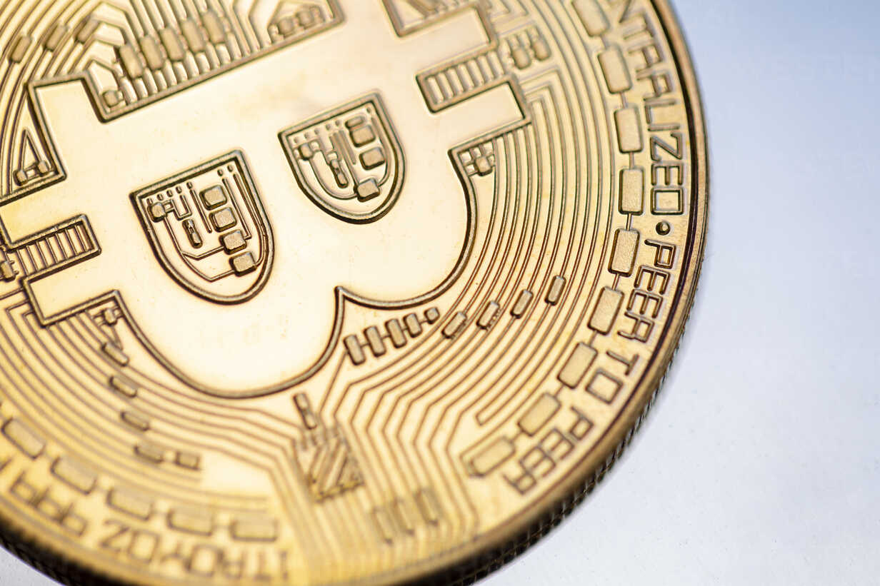As recession worries weigh on financial markets, Bitcoin declines to $19.7K, and the euro approaches dollar parity