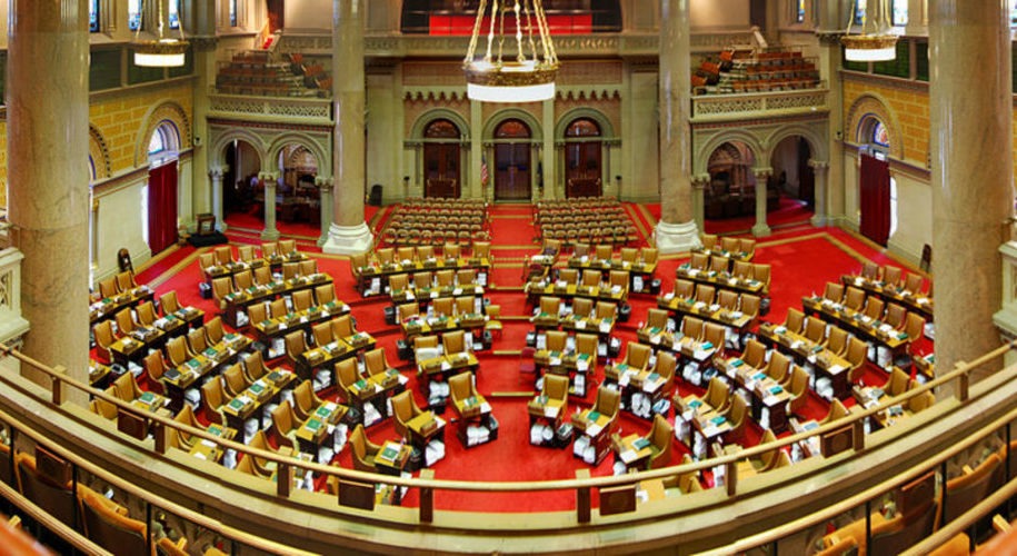 The New York State Assembly has passed a bill prohibiting the construction of new crypto mines that rely on non-renewable energy sources.
