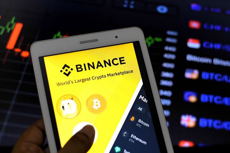 To comply with EU sanctions, Binance restricts services to Russians.