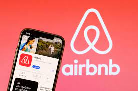 Airbnb is considering supporting cryptocurrency while focusing on providing free housing to 100,000 Ukrainian refugees.