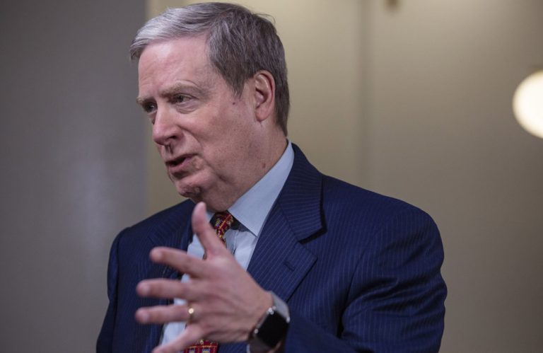 In an ‘inflationary bull market,’ billionaire Stan Druckenmiller prefers Bitcoin to gold.